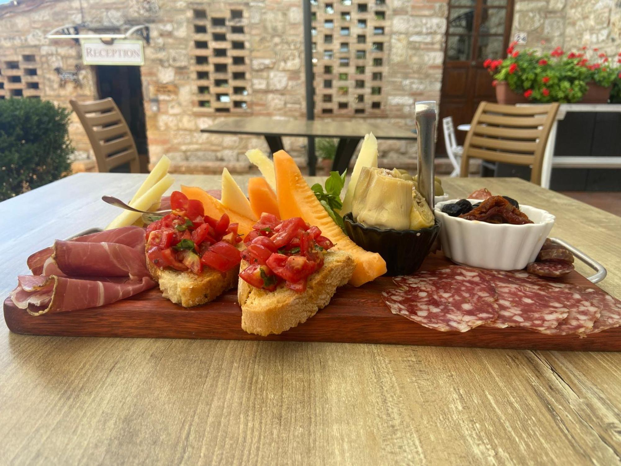 Bed & Breakfast Casale Gregoriano And Apartaments San Gimignano Exterior photo