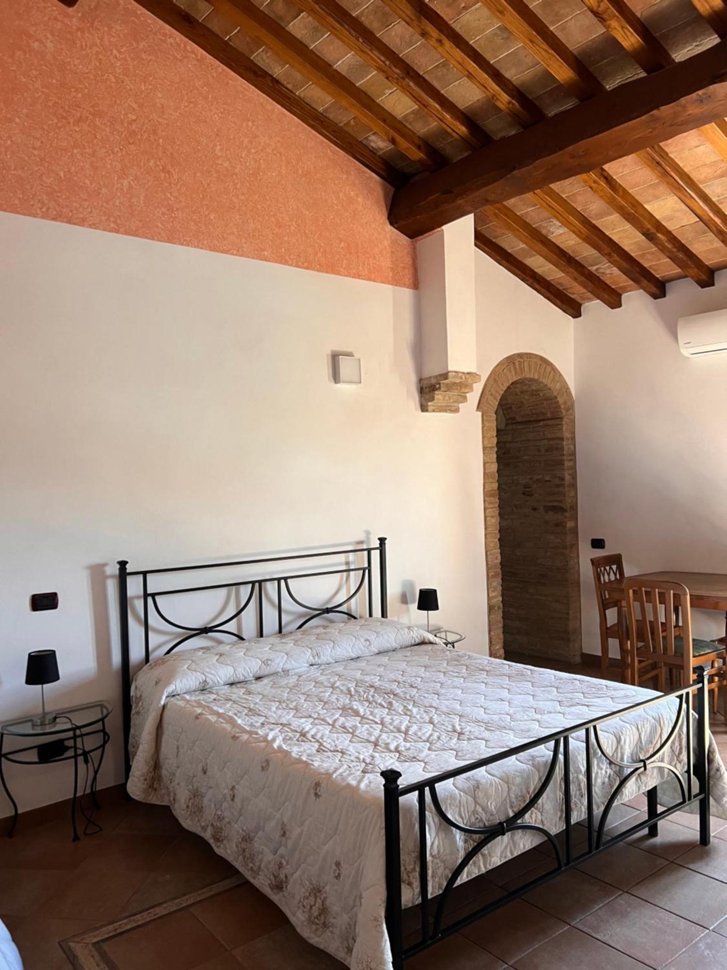 Bed & Breakfast Casale Gregoriano And Apartaments San Gimignano Exterior photo