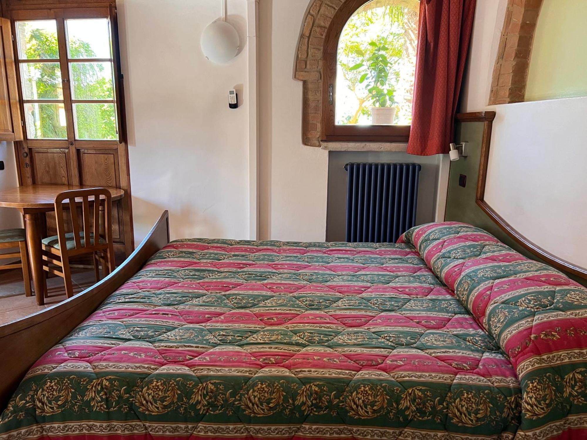 Bed & Breakfast Casale Gregoriano And Apartaments San Gimignano Exterior photo