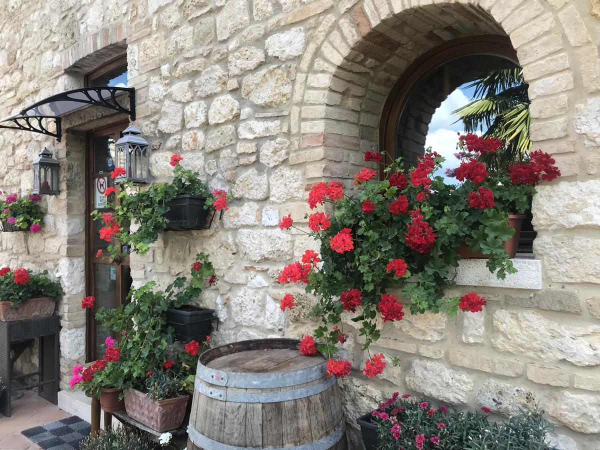 Bed & Breakfast Casale Gregoriano And Apartaments San Gimignano Exterior photo